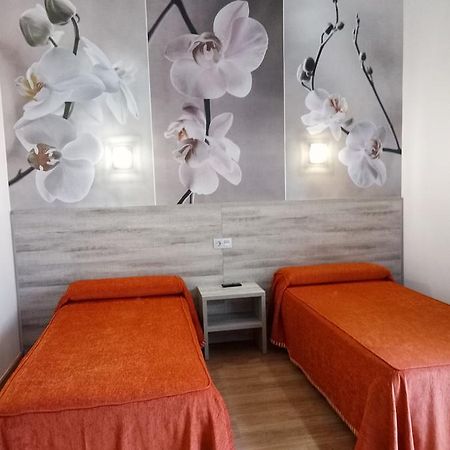Hotel Yeste Ngoại thất bức ảnh