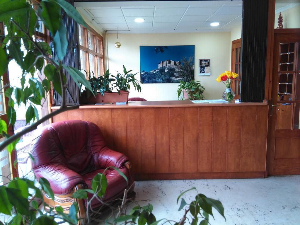 Hotel Yeste Ngoại thất bức ảnh