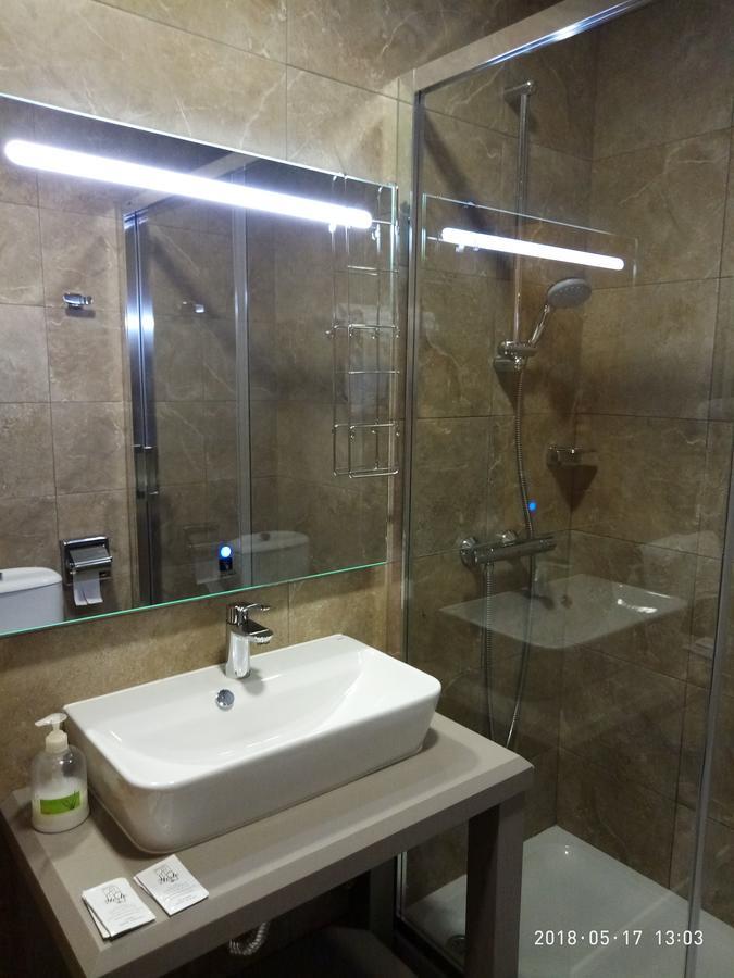 Hotel Yeste Ngoại thất bức ảnh