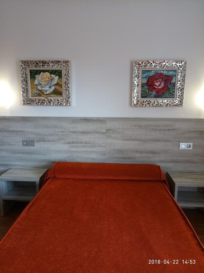 Hotel Yeste Ngoại thất bức ảnh
