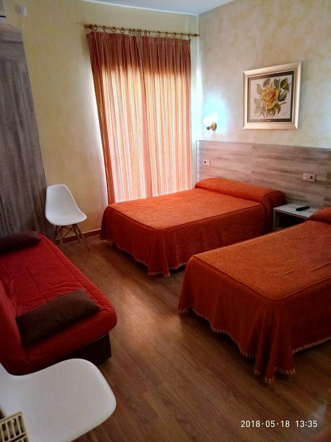 Hotel Yeste Ngoại thất bức ảnh